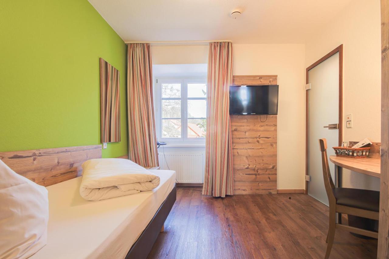 Landgasthof Hotel Rebstock ชตูลิงเกน ภายนอก รูปภาพ